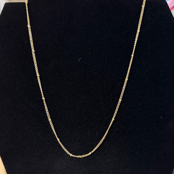Jewelry - Elegant Gold Tone Chain Necklace